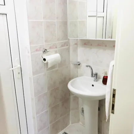 Apartment White House Tam Donanimli Bahceli Bueyuek Ev Pamukkale