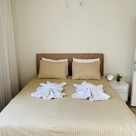 Apartment White House Tam Donanimli Bahceli Bueyuek Ev